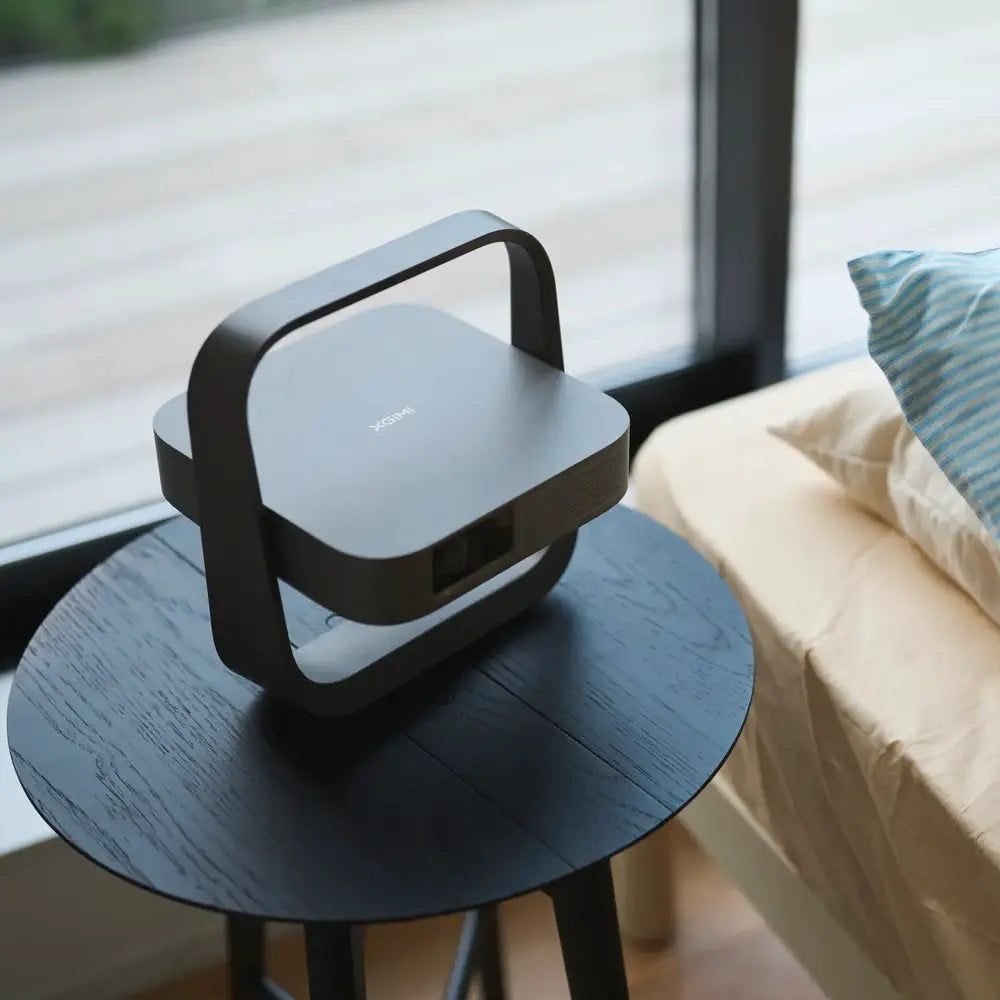 XGIMI、薄型4Kプロジェクター新製品「Elfin Flip 4K」を東京・世田谷の