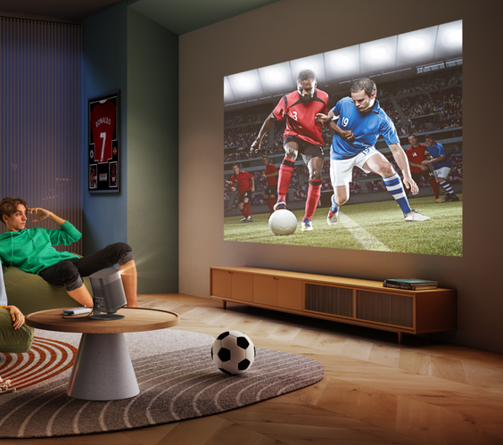 2026サッカー世界大会をプロジェクターの大画面で応援！日本対ブラジルは2-1でブラジル勝利｜日程・放送、配信はどこで見る？